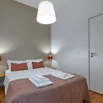 Retiro da Graça: Stylish sunny apt with a balcony