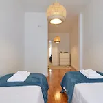 Retiro da Graça: Stylish sunny apt with a balcony