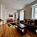 Bright And Sunny Apartment