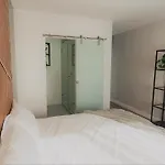 Lisbon Airport eARTh - B&B