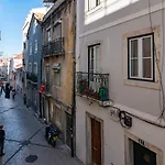 Charming Santos Apartment W/ Patio By Lovelystay