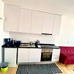 20-2 Lisbon Castle View Apartment With French Terrace