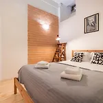3Bdr Mouraria Apartment By Lovelystay
