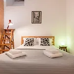3Bdr Mouraria Apartment By Lovelystay
