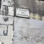 Lisbon, Renewed T1 Apartment With Pateo Near Martires Da Patria