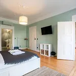 Peaceful 2Bedrooms W Patio In Lisbon