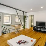 Whome Central 2-Bedroom Loft Perfect To Explore Lisbon