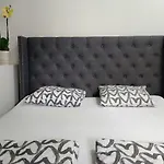 OPA! LISBON 83 - rooms&apartments