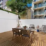 Modern Flat With Double Patio Right Next To Estrela Gardens