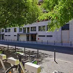 Lisbon, Modern T2 In Parque Das Nacoes, Lisbon