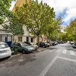 Whome Urban Escape: 1-Br W/Mezzanine Near Campo Ourique