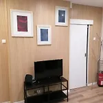Lisbon Heart Santa Marta Apartment