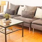 Spacious 2 Bedroom Apt With Large Living Room Lisbon