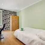 Santa Apolonia Apartment