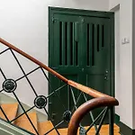 Lovely 2 Bedroom Apartment In The Heart Of Lisbon