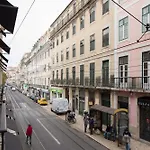 Traveling To Lisbon Cais do Sodre Apartments