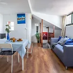 Cozy 3 Bedroom Apt In Lively Bairro Alto