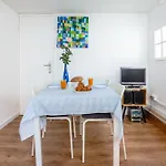 Cozy 3 Bedroom Apt In Lively Bairro Alto