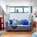 Cozy 3 Bedroom Apt In Lively Bairro Alto