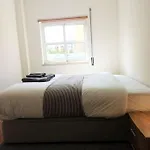 New Sunny House! Your Home Lisbon Apartment