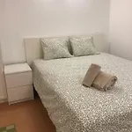 Urban Retreat Lisbon Apartment