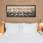 GuestReady - Vibrant 2BR Apartment
