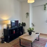 Bright Spacious 1 Bedroom Apartment