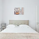 Spacious 1 Bedroom Apartment Near Baixa