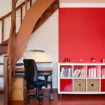 Lovely 2 Bedroom Apartment With Terrace In Cascais