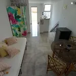 Alvito Guest House - Comfortable Room With Private Bathroom