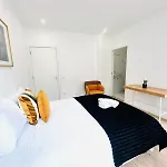 Lisbon City Center 3 Bedroom Flat Next To Avenida Almirante Reis