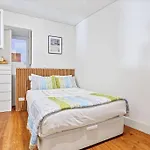 Sunny Bica - Downtown Large Apartment