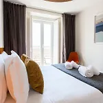 Bica Lux Secret Terrace 2-Bedroom Apartment