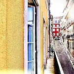 Charming Flat In Chiado-Lisbon
