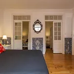 C2 Bairro Alto 18Th Century Beautiful Apartment
