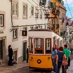 C2 Bairro Alto 18Th Century Beautiful Apartment