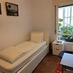 Cozy Room Near Airport , Metro And Train Station