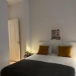 Quarto Com Wc Privativo Em Casa Partilhada