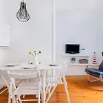 Duque 2Br Flat At Historical Chiado