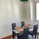 2 Bdrms Apartment Near Lx Factory Free Parking
