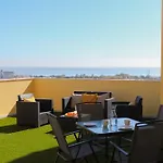 One Bedroom Apartment With Stunning River Views And Private Rooftop!
