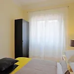 Studio Fuer 11 Personen Und 1 Kind In Lissabon, Regio De Lisboa Costa De Lisboa - B58323