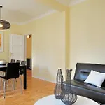 Studio Fuer 11 Personen Und 1 Kind In Lissabon, Regio De Lisboa Costa De Lisboa - B58323