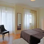 Studio Fuer 11 Personen Und 1 Kind In Lissabon, Regio De Lisboa Costa De Lisboa - B58323