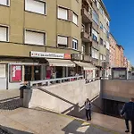 New Apartment By The Metro IV