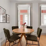 Avenida Boutique Apartments