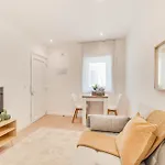 Yellow Charm - Campolide Apartments
