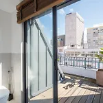 Luxury Suite With Balcony And Shared Accommodation In The Parque Eduardo VII Area