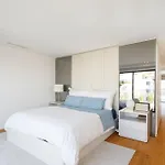 Luxury Suite With Balcony And Shared Accommodation In The Parque Eduardo VII Area