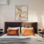 Francisca Apartments